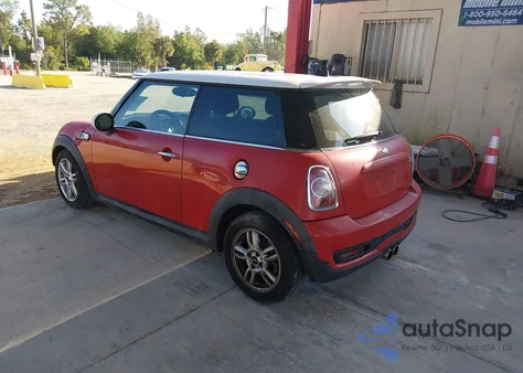 2011 Mini Cooper S из США, поврежденный, VIN WMWSV3C55BTY11844